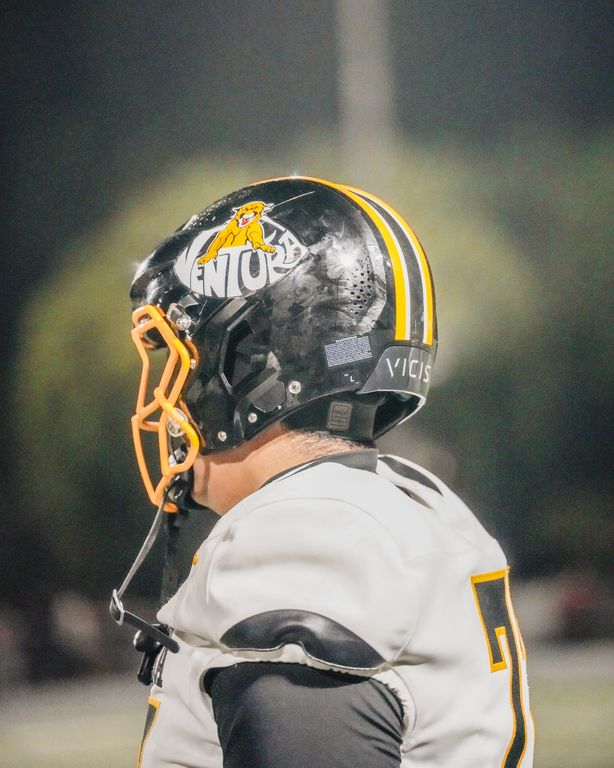 cougars football — photograph 9