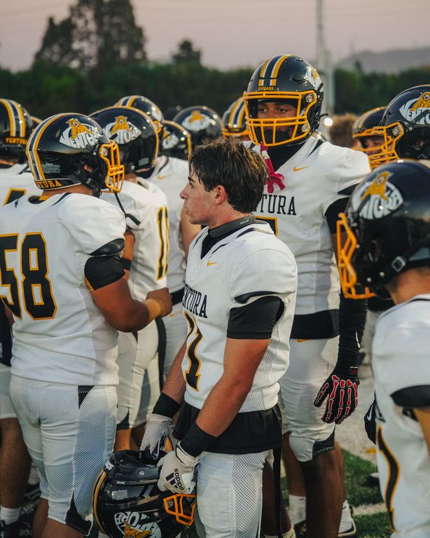 cougars football — photograph 21